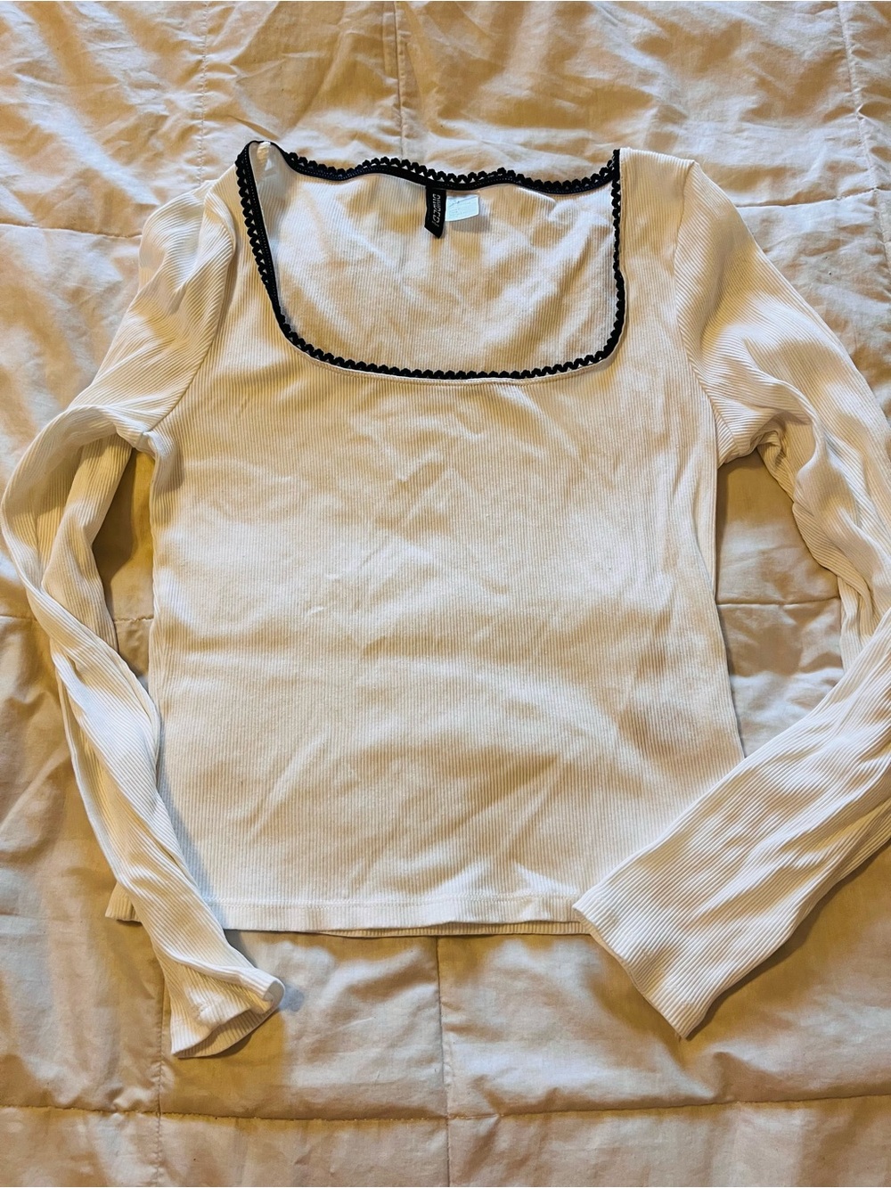 H&M White Ribbed Long-Sleeve Top with Black Picot Trim